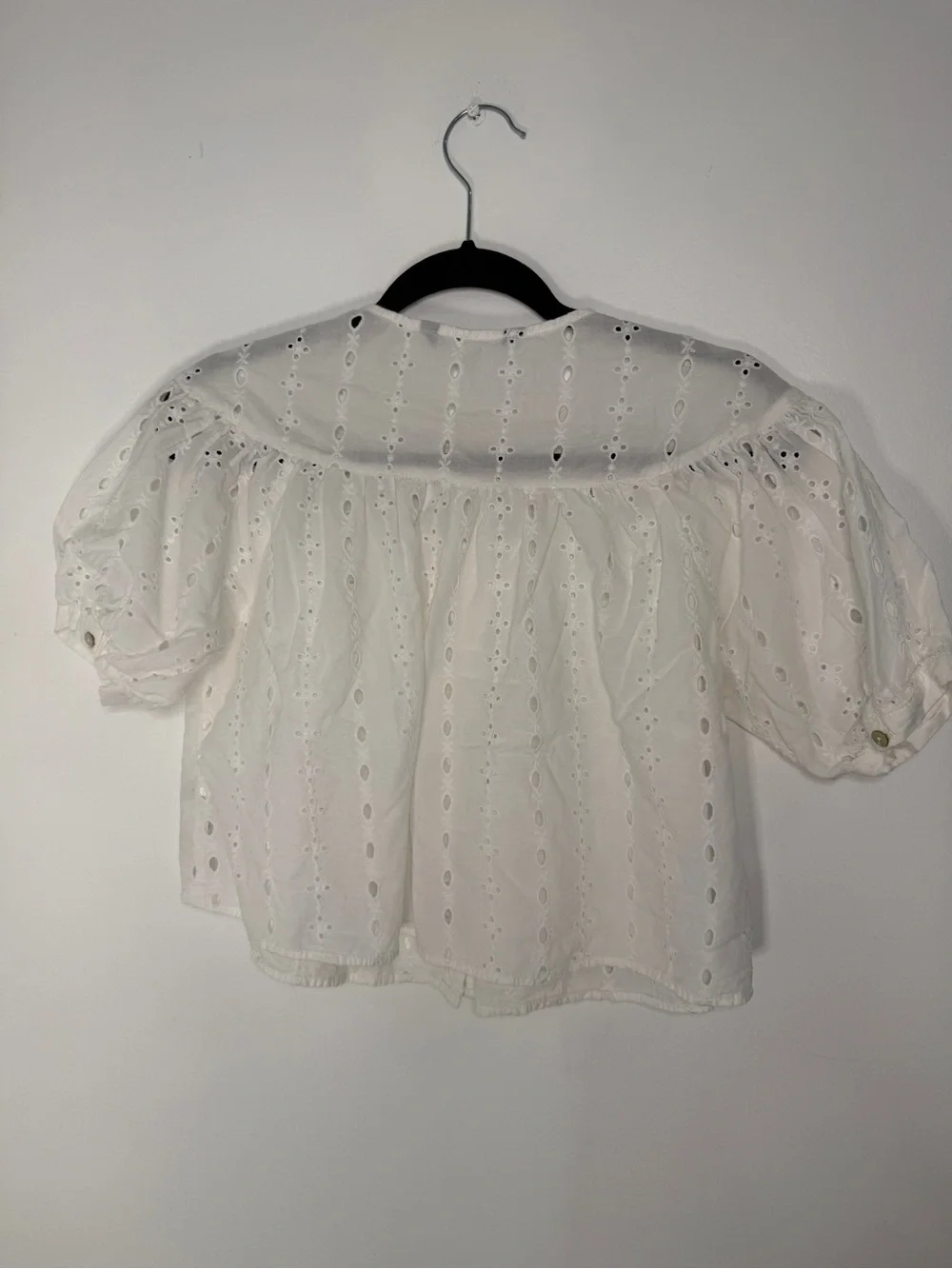 Zara White Eyelet Button-Front Puff Sleeve Top size S